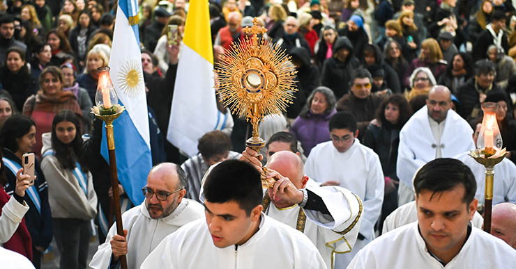 Solemnidad del Cuerpo y Sangre de Cristo