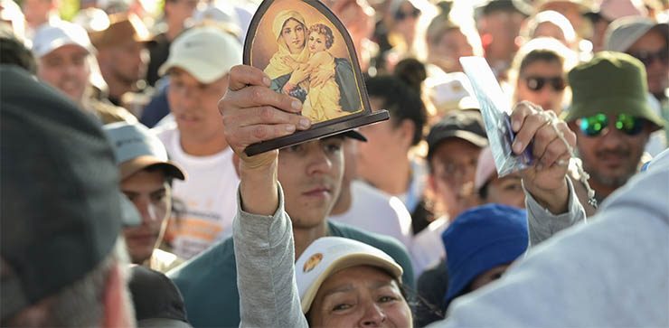 “Es una experiencia hermosa e inolvidable”: abrazos, lágrimas y promesas en la llegada de los peregrinos al Santuario de La Loma